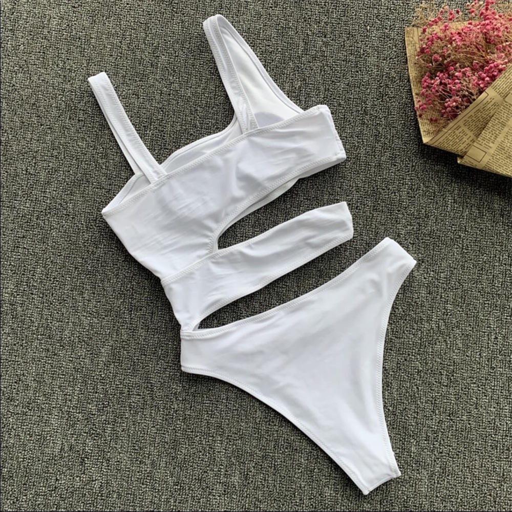 Sexy bathing suit one piece with cut outs - Picture 5 of 6